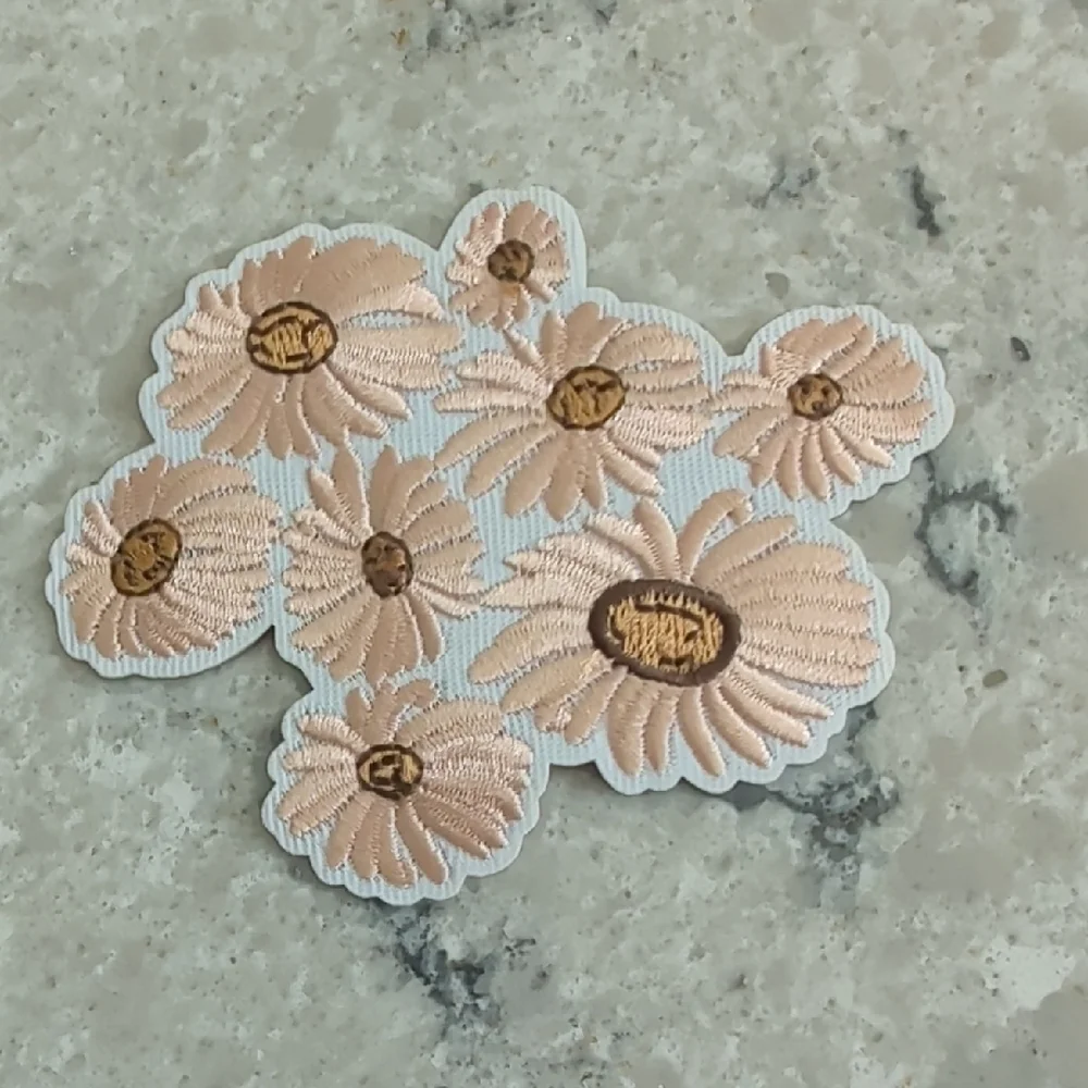Floral and Bow Embroidered Patches - Picture 2 of 7
